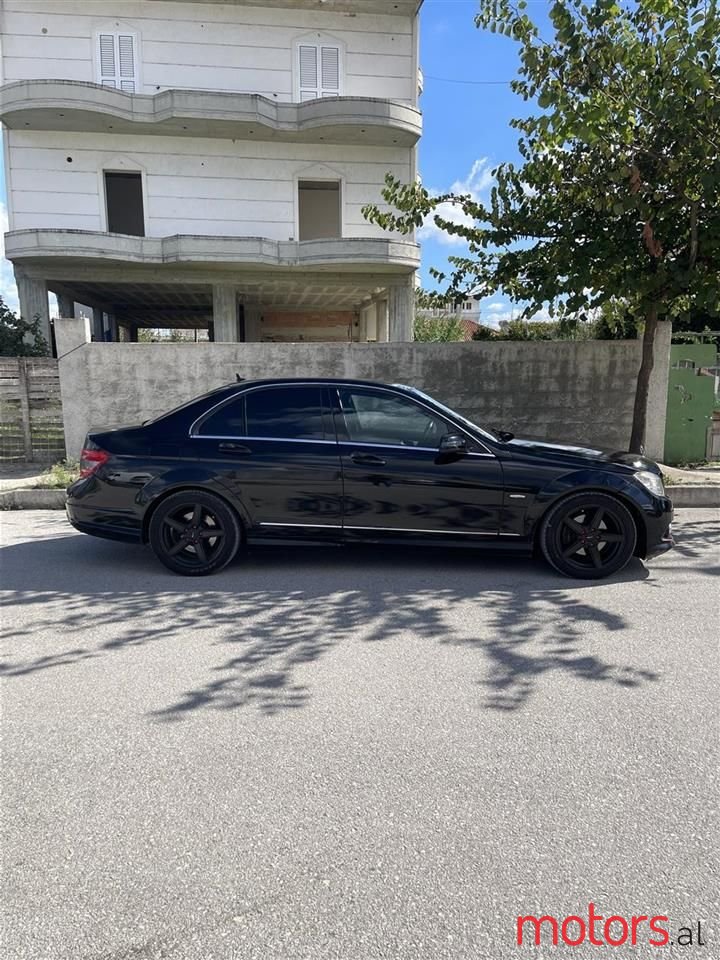 2009' Mercedes-Benz C 180 photo #3