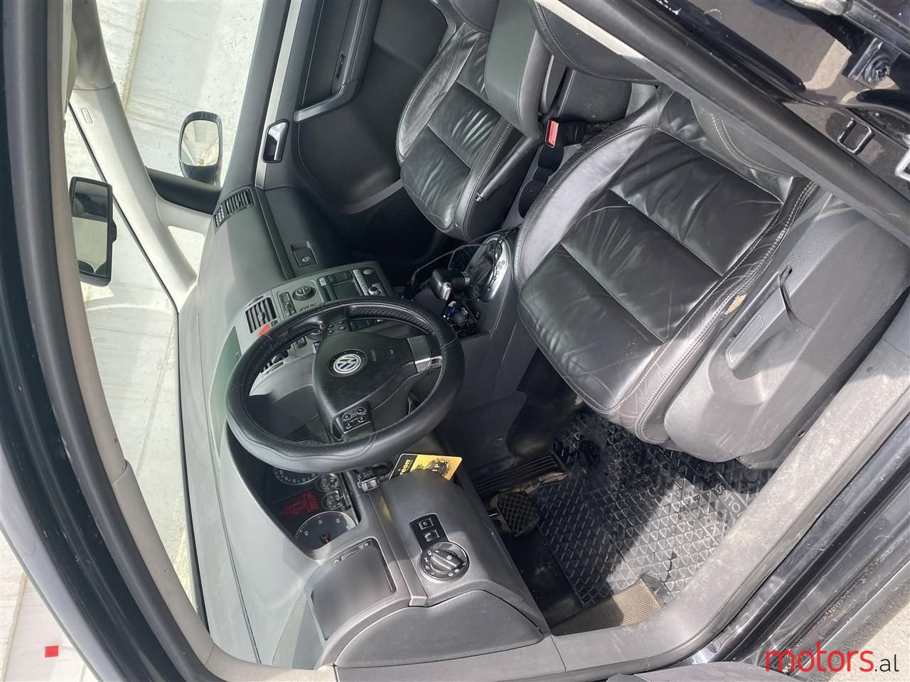 2007' Volkswagen Touran photo #6