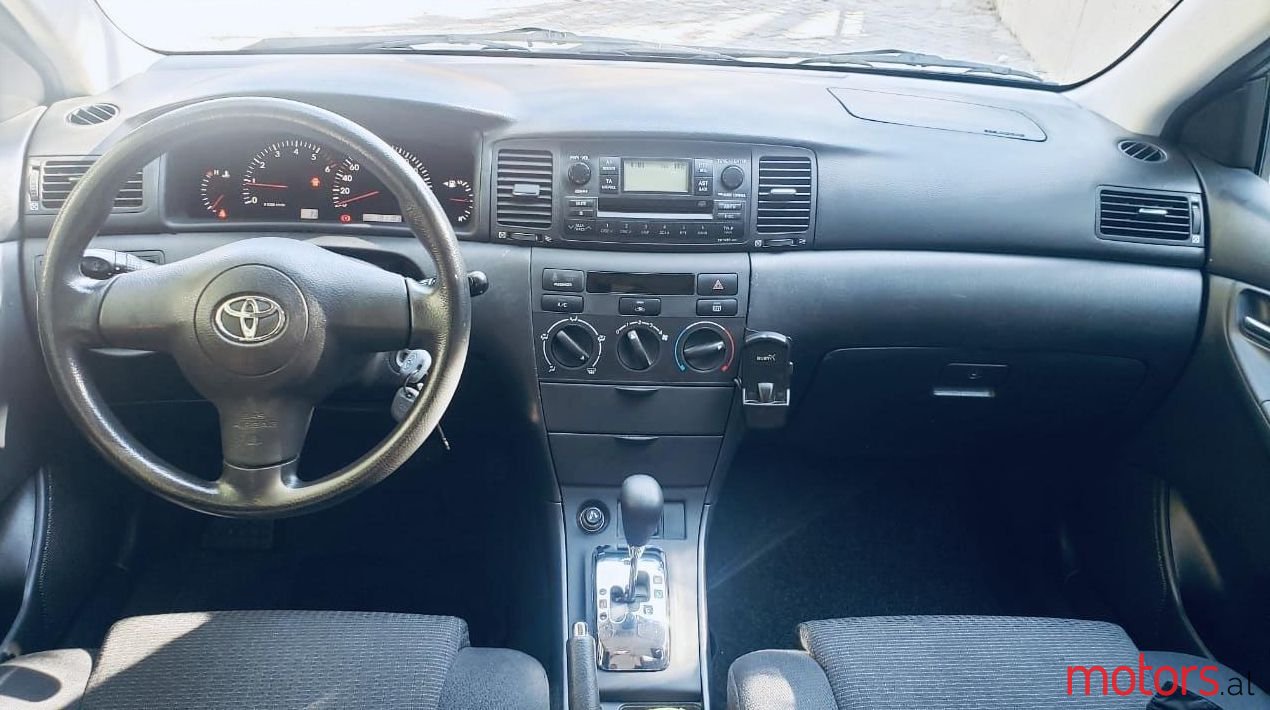 2005' Toyota Yaris photo #2