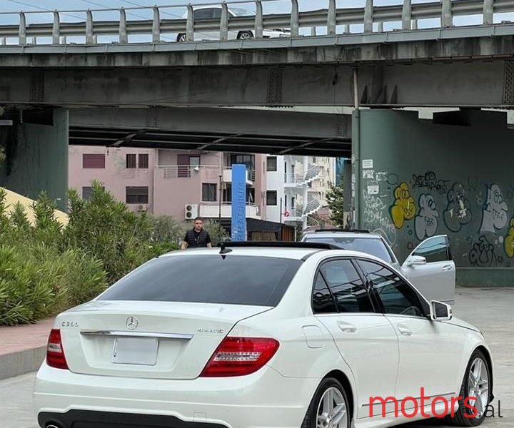 2012' Mercedes-Benz C 300 photo #4