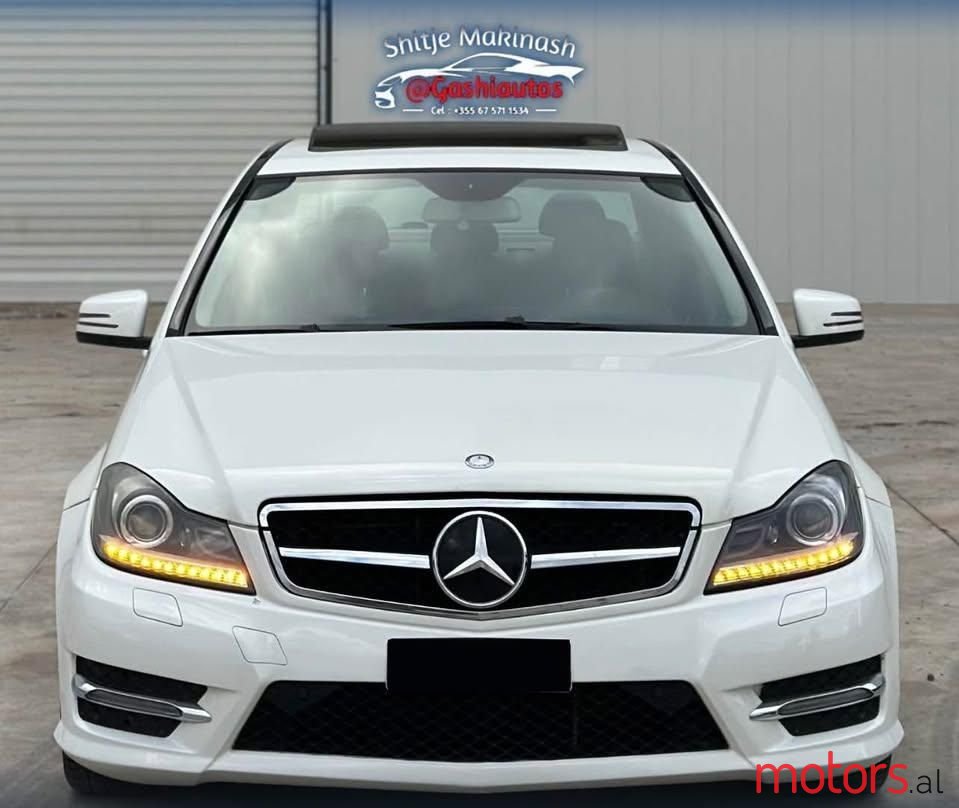 2012' Mercedes-Benz C 300 photo #2
