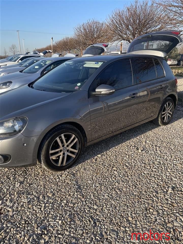 2011' Volkswagen Golf photo #3