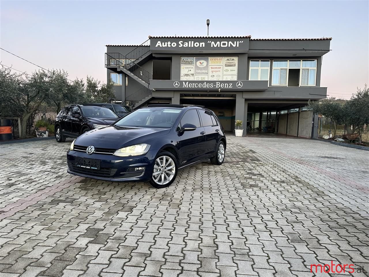 2016' Volkswagen Golf photo #1