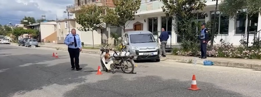 Aksident në Fier/ Makina përplas motorin, drejtuesi në gjendje të rëndë në spital