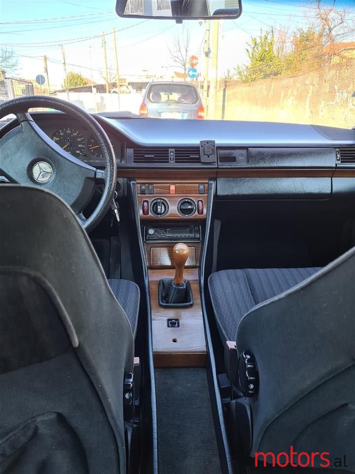 1990' Mercedes-Benz E 200 photo #5