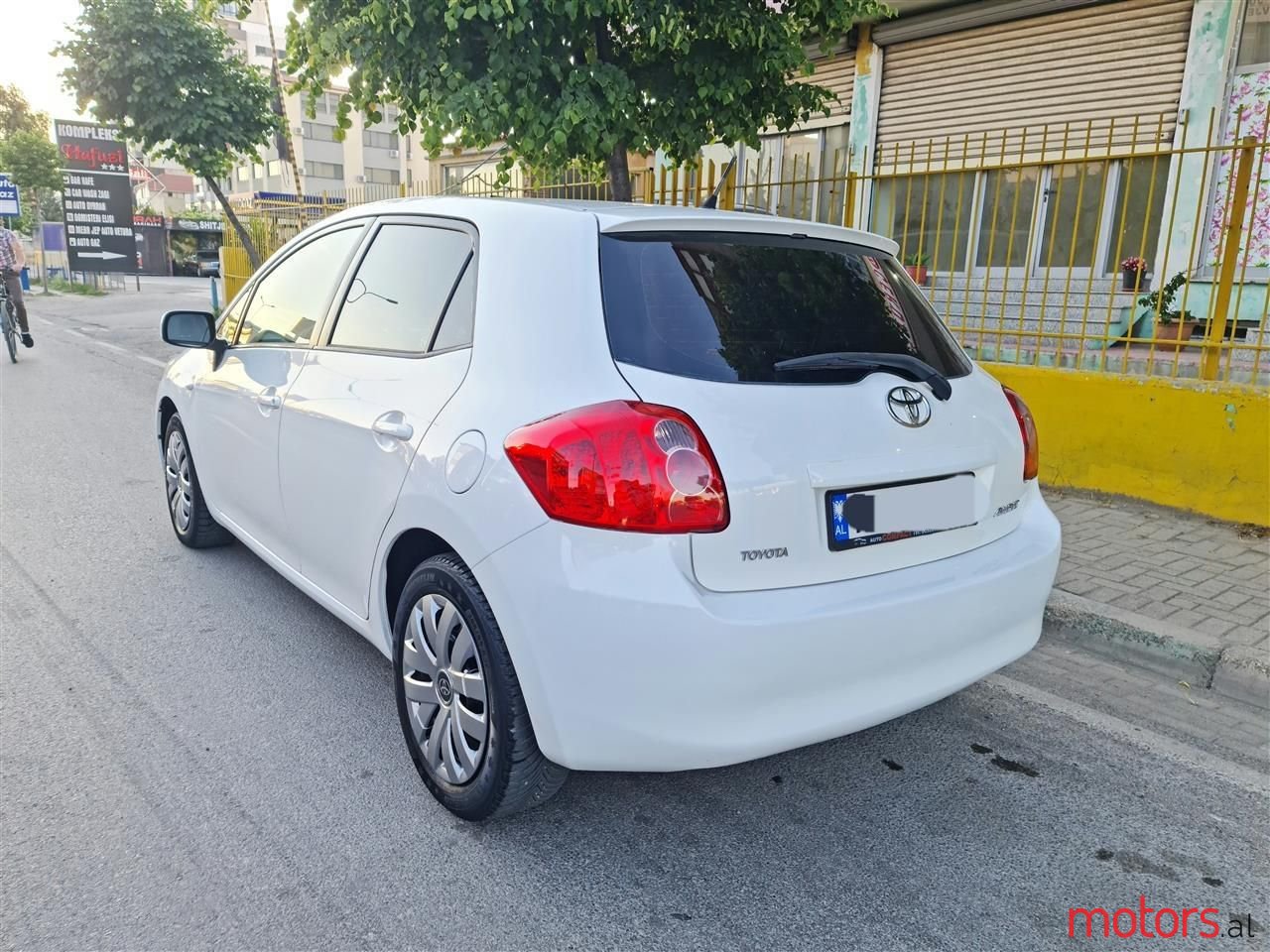 2009' Toyota Auris photo #1