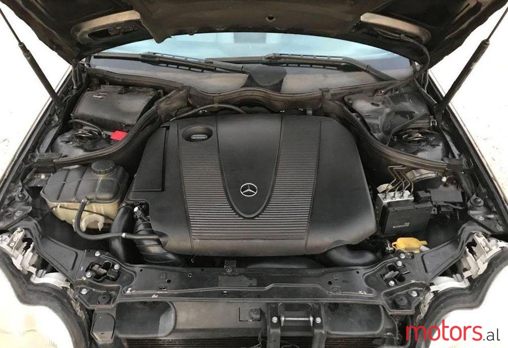 2004' Mercedes-Benz C 220 photo #4
