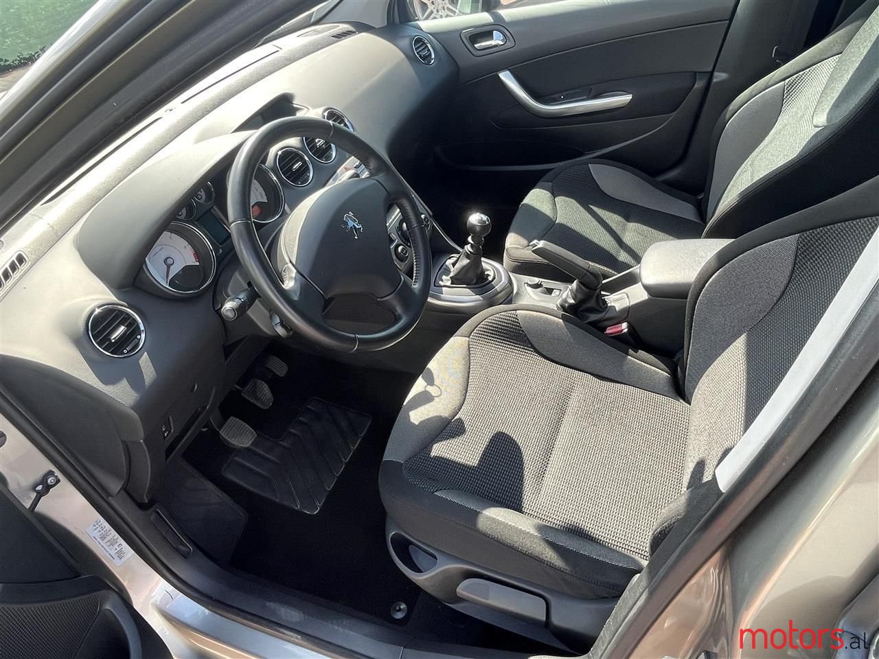 2010' Peugeot 308 photo #6