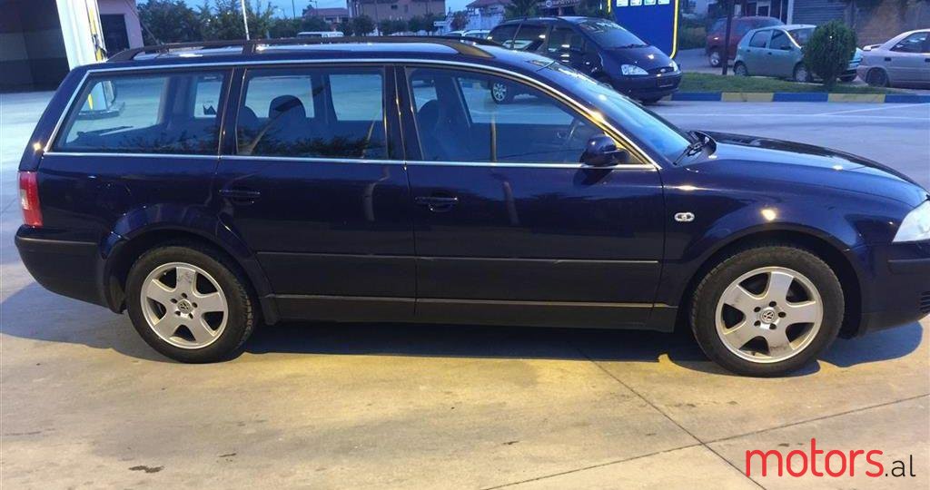 2002' Volkswagen Passat photo #1