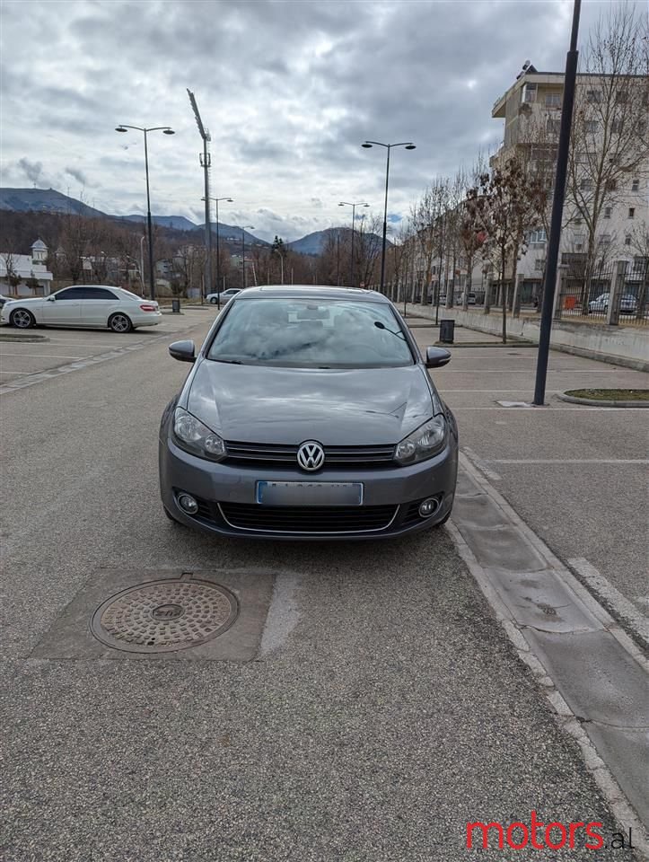 2010' Volkswagen Golf photo #1