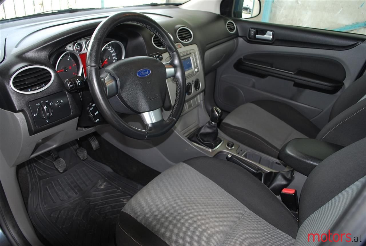 2010' Ford Focus photo #4