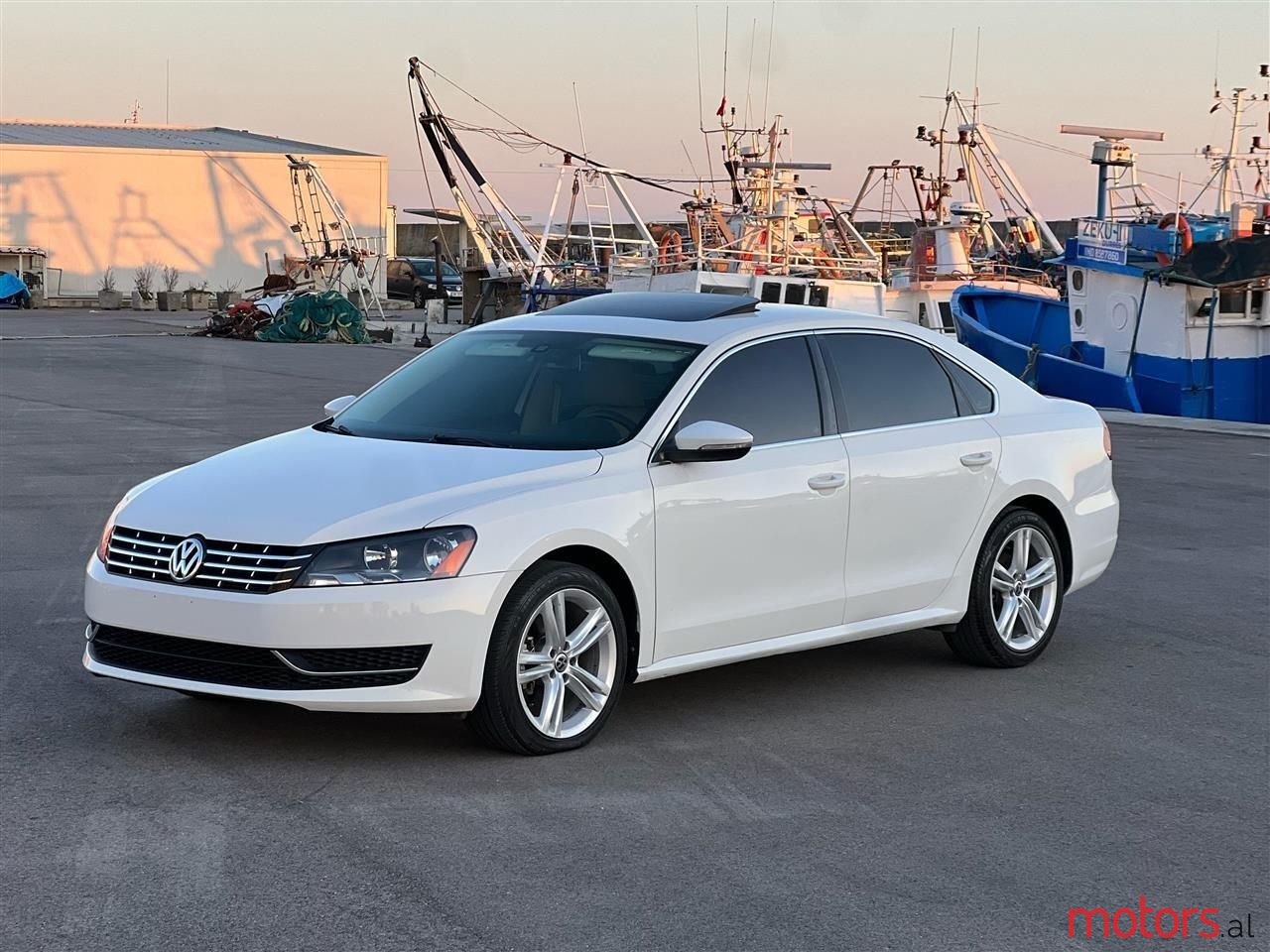 2014' Volkswagen Passat photo #1
