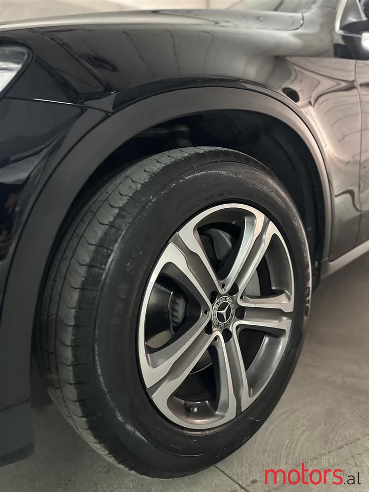 2020' Mercedes-Benz 200 photo #6