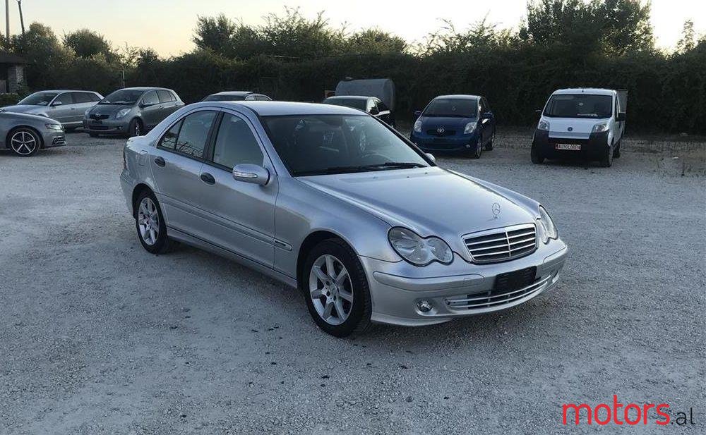 2005' Mercedes-Benz C 220 photo #1