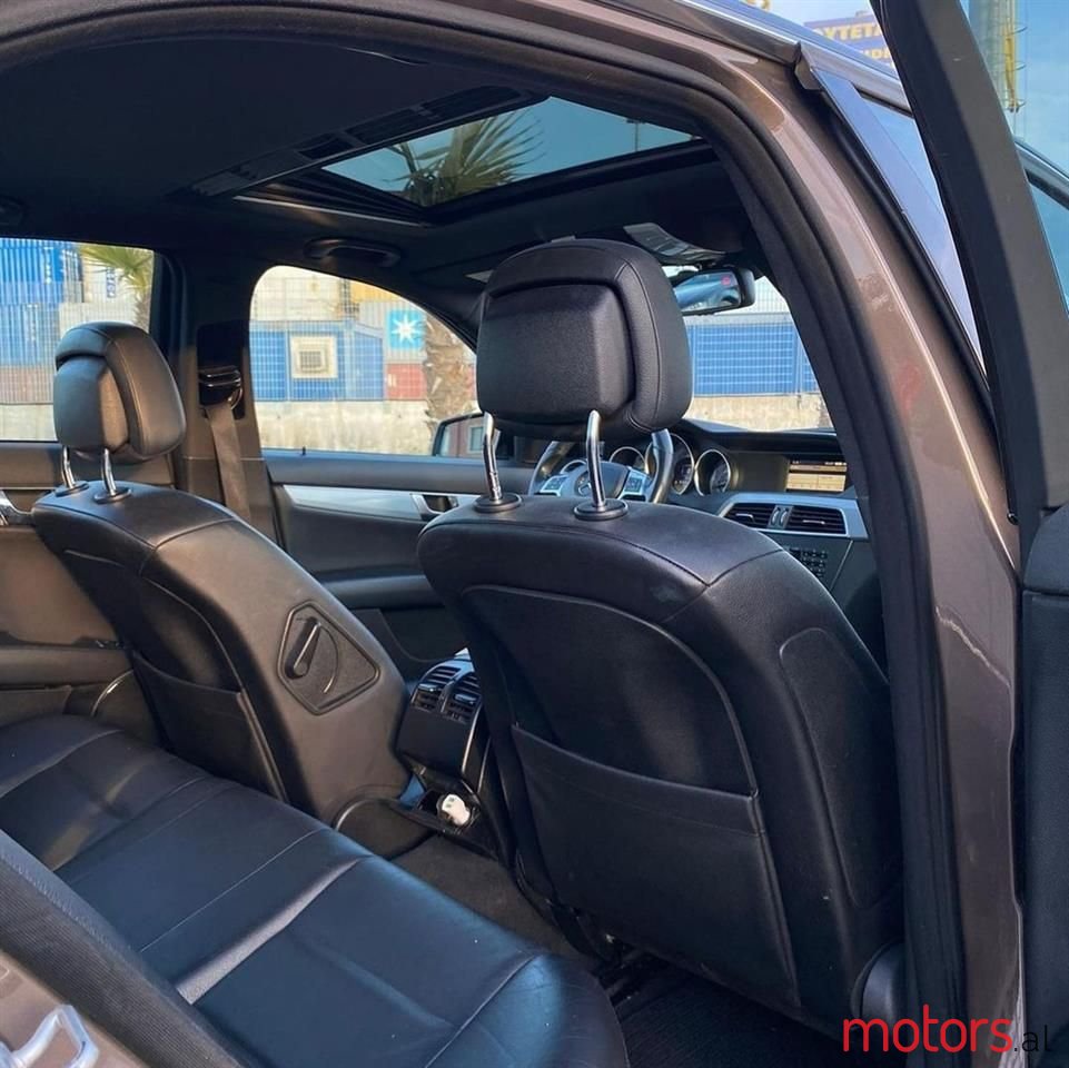 2012' Mercedes-Benz C 250 photo #6