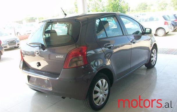2007' Toyota Yaris photo #3