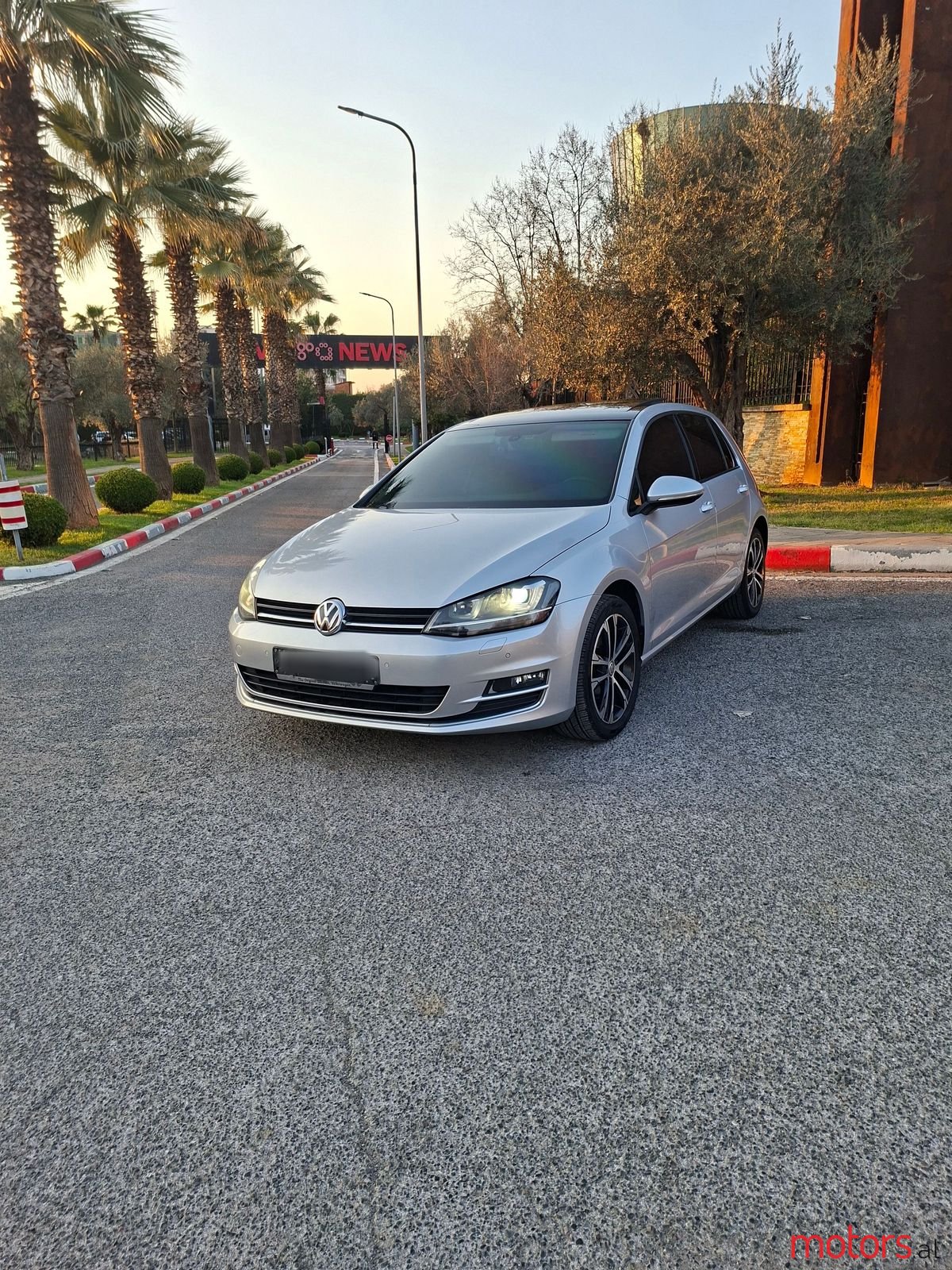 2014' Volkswagen Golf photo #1