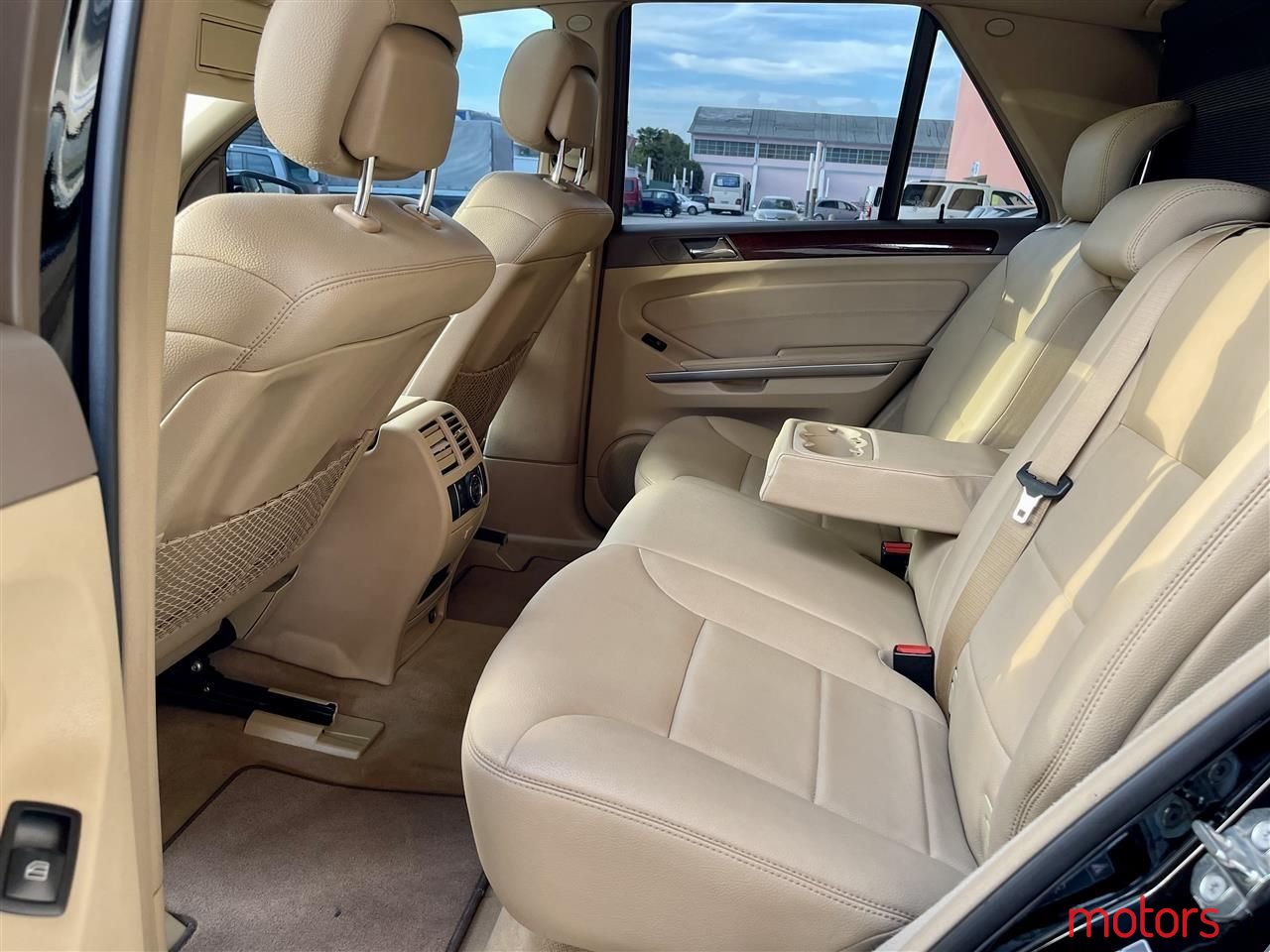 2010' Mercedes-Benz ML 300 photo #4