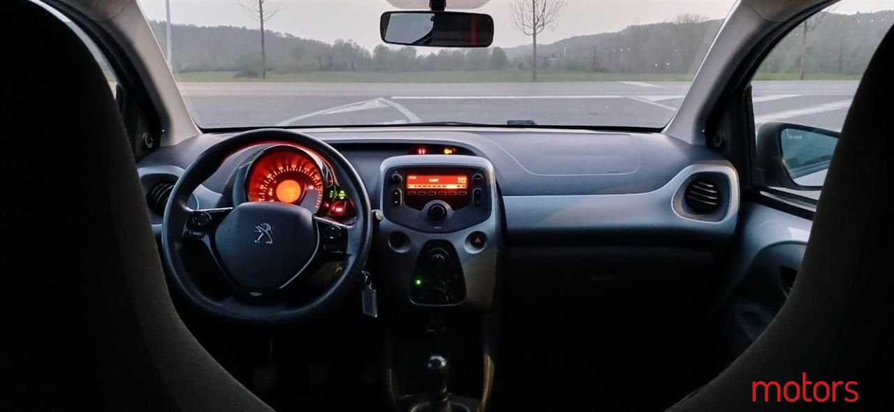 2017' Peugeot 108 photo #2