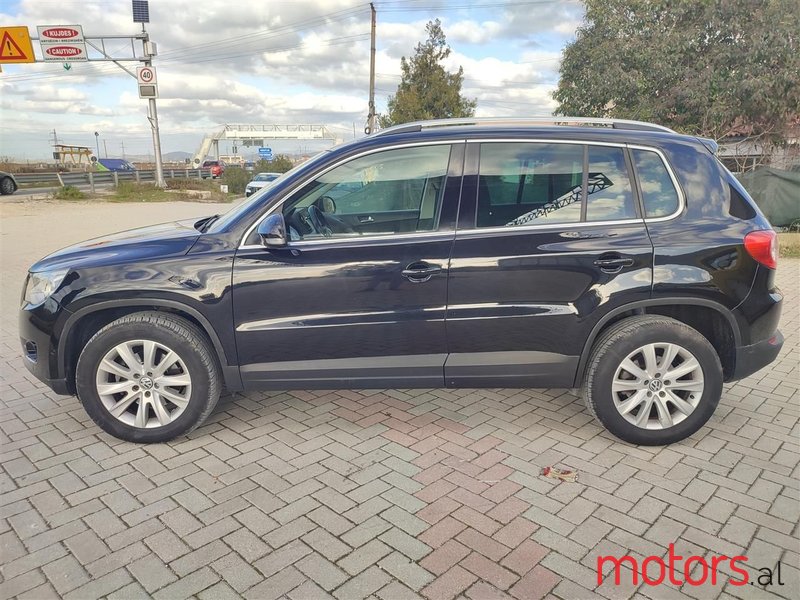 2009' Volkswagen Tiguan photo #5