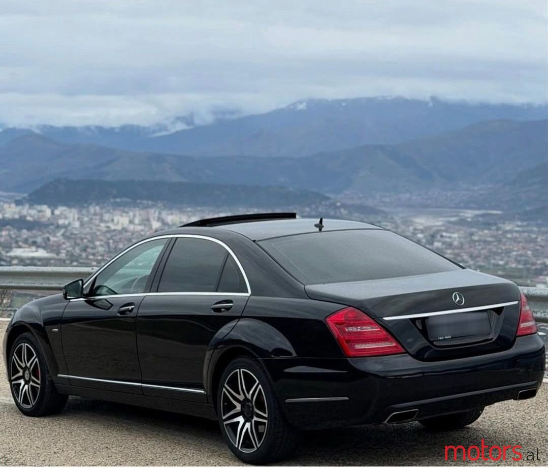 2011' Mercedes-Benz S 350 photo #2