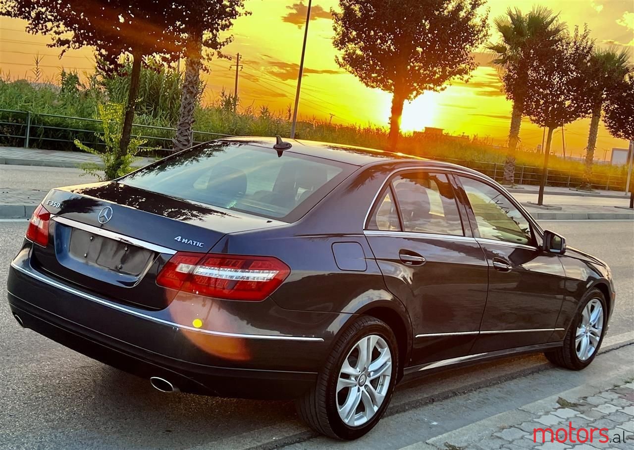 2011' Mercedes-Benz E 350 photo #6