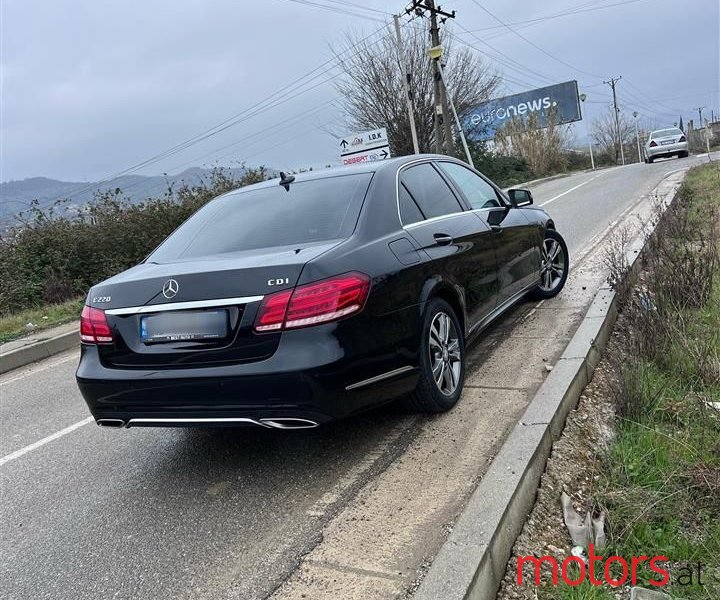 2013' Mercedes-Benz E 220 photo #4