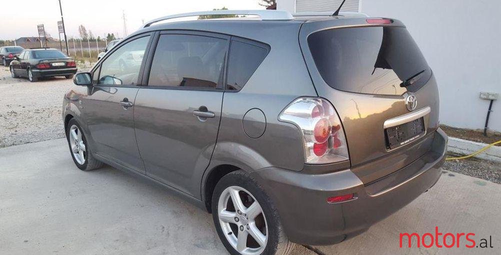 2006' Toyota Corolla Verso photo #1