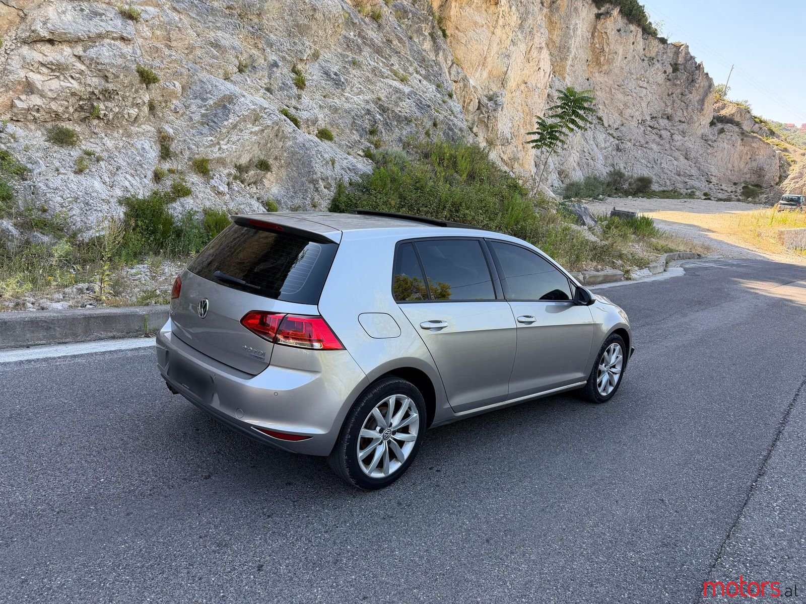 2015' Volkswagen Golf photo #5