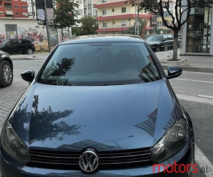 2010' Volkswagen Golf photo #1