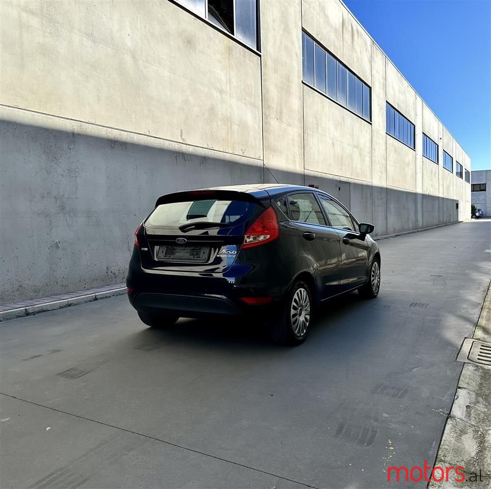 2010' Volkswagen Golf photo #4