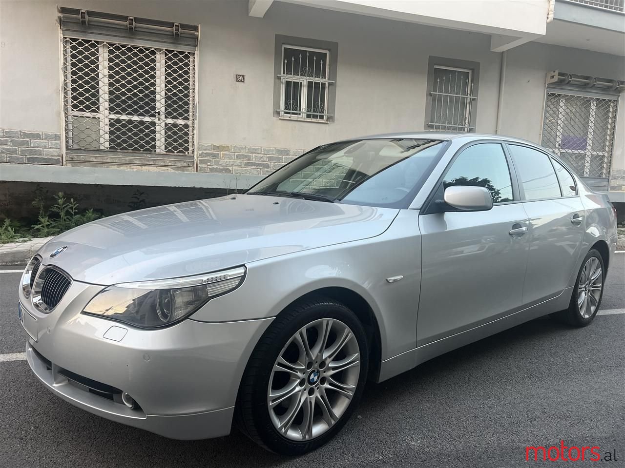 2006' BMW 525 photo #2