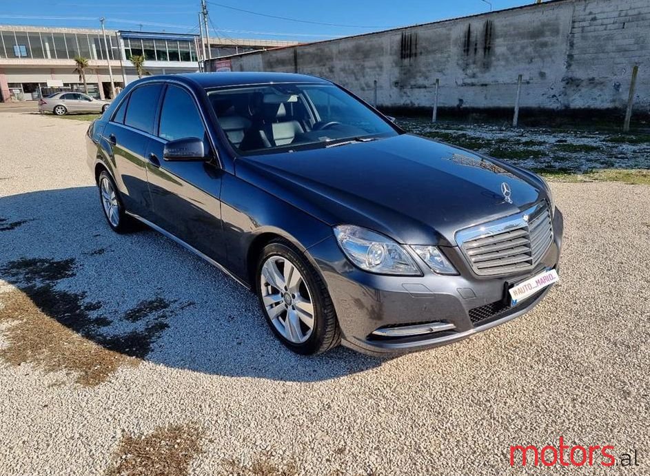 2013' Mercedes-Benz E 220 photo #1