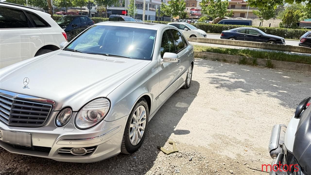 2007' Mercedes-Benz E 220 photo #1