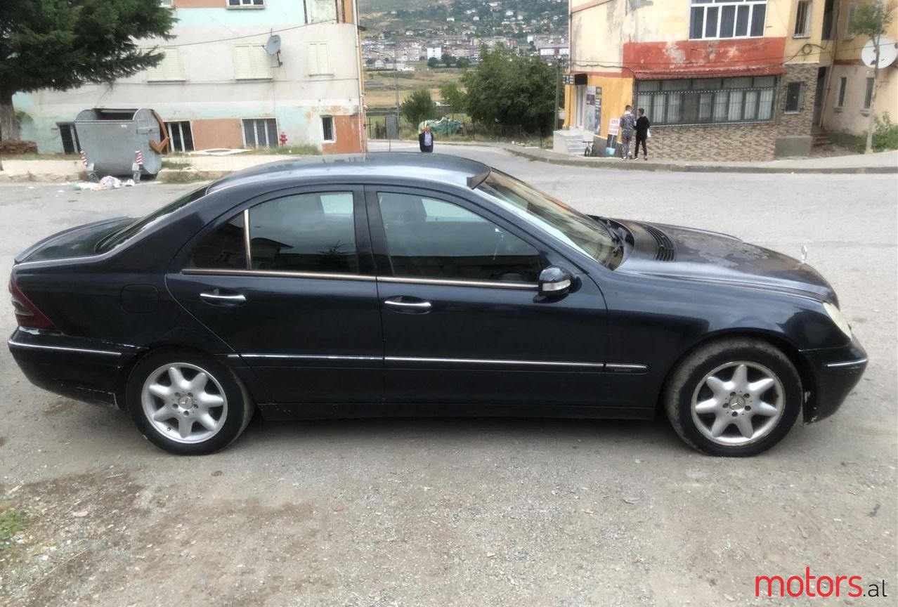 2002' Mercedes-Benz 220 photo #1