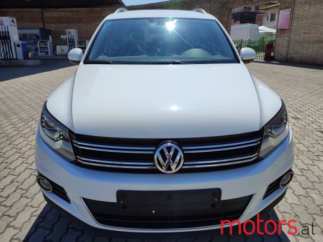 2015' Volkswagen Tiguan photo #1