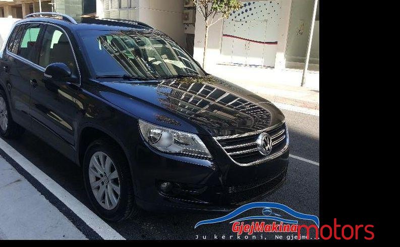 2009' Volkswagen Tiguan photo #1