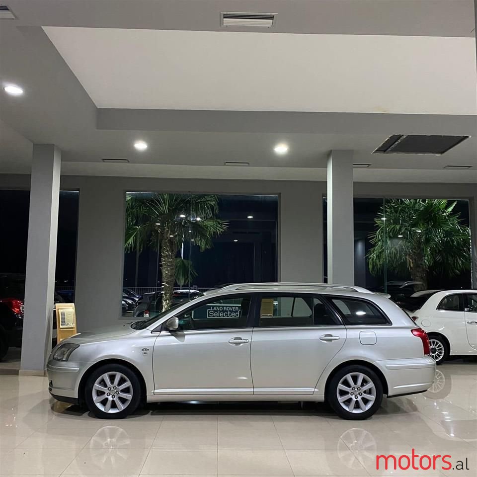 2004' Toyota Avensis photo #3