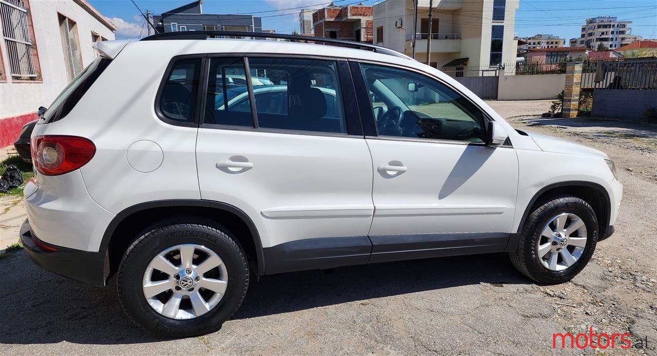 2009' Volkswagen Tiguan photo #4
