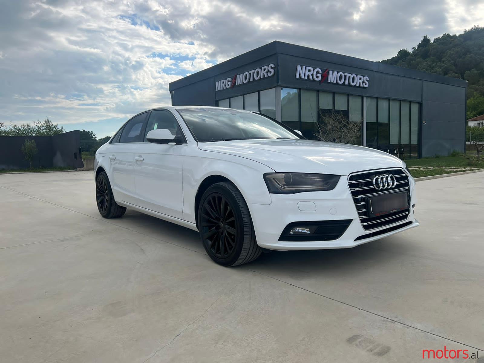 2013' Audi A4 photo #1