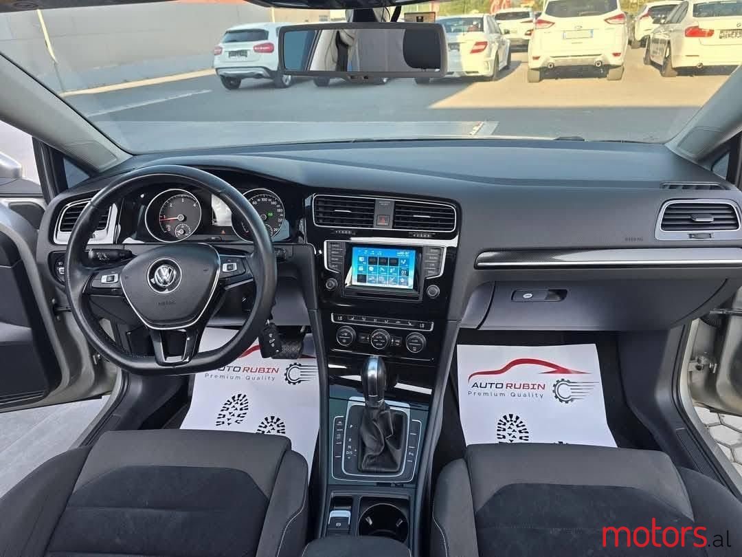 2013' Volkswagen Golf photo #6