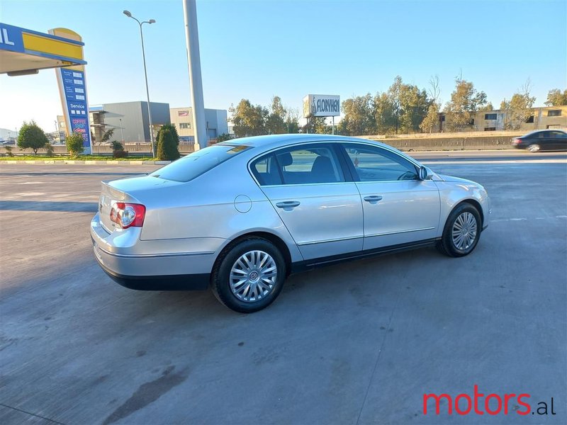 2008' Volkswagen Passat photo #4