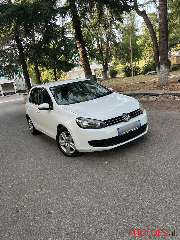 2009' Volkswagen Golf photo #4