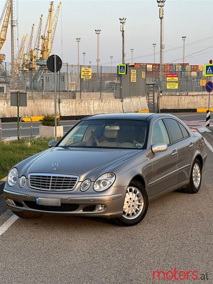 2004' Mercedes-Benz E 240 photo #1