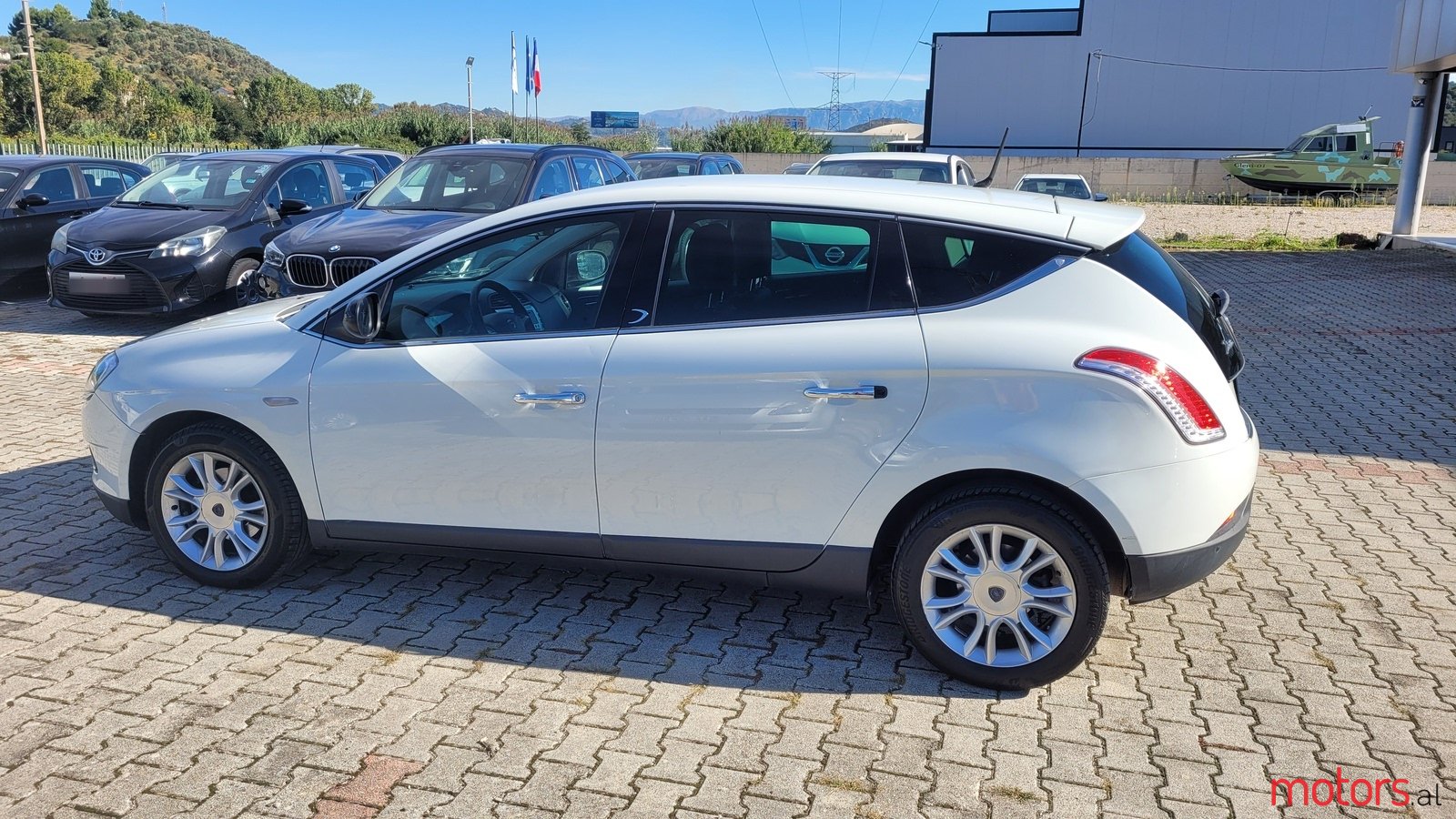 2010' Lancia Delta photo #5