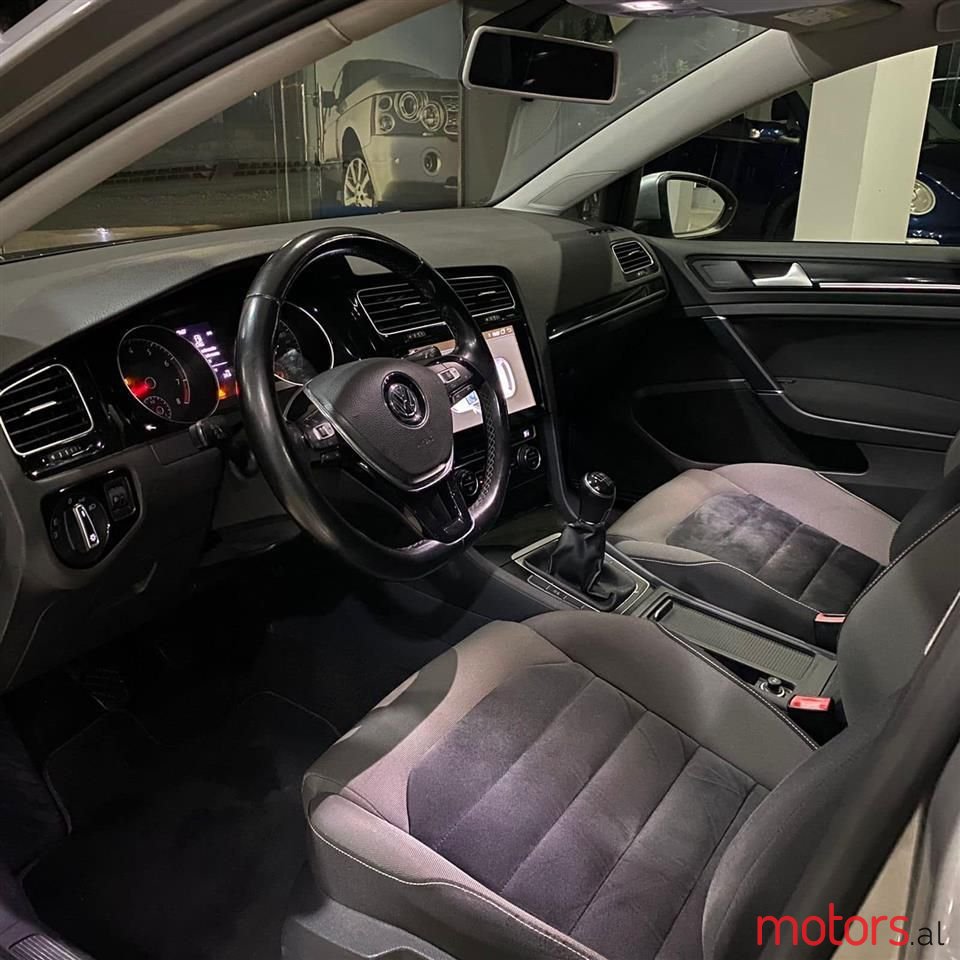 2015' Volkswagen Golf photo #5