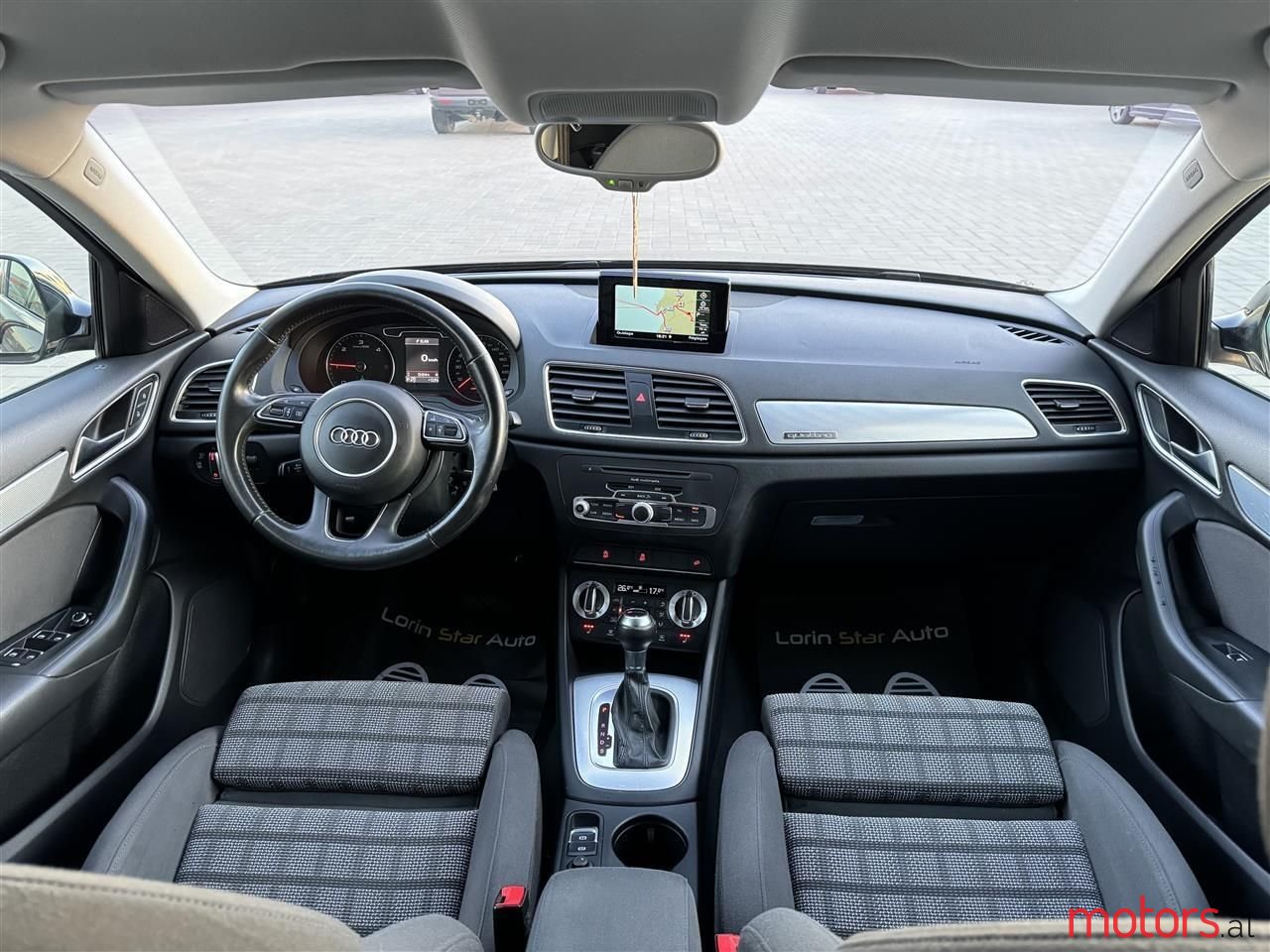 2013' Audi Q3 photo #5