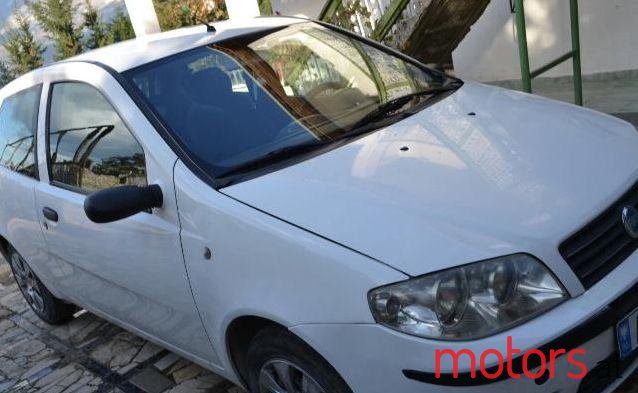 2004' Fiat Punto photo #1