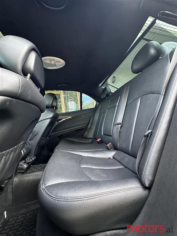 2008' Mercedes-Benz E 350 photo #3