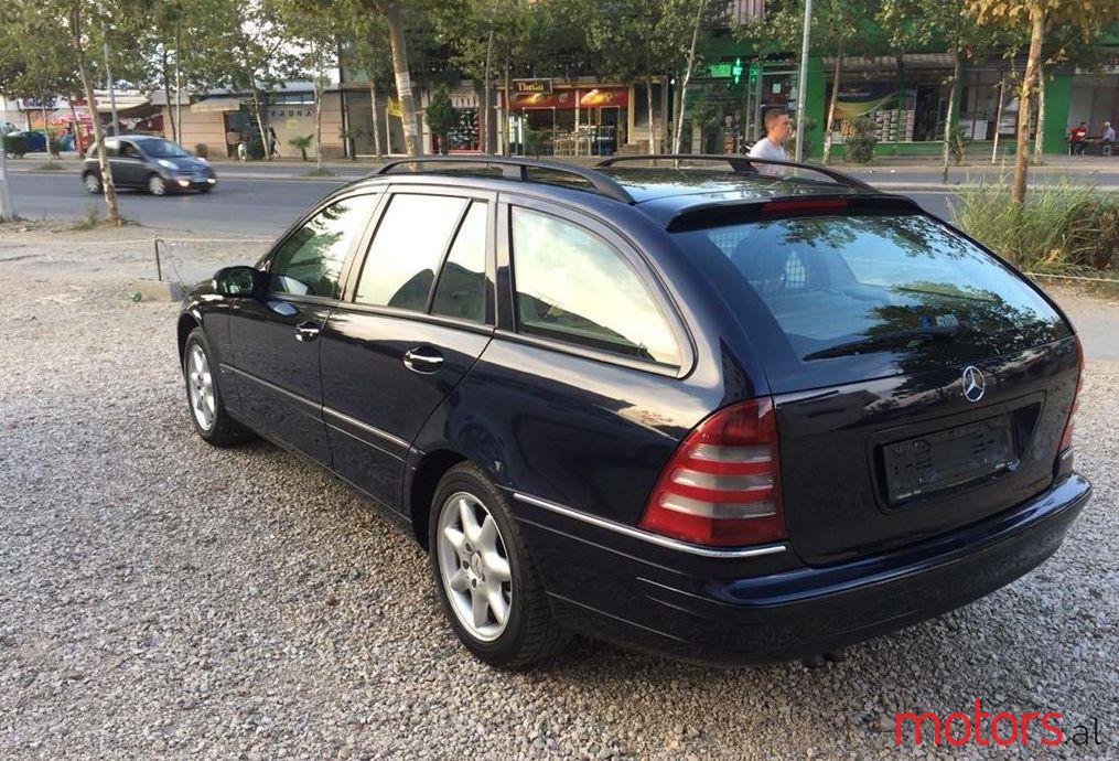 2002' Mercedes-Benz 220 photo #1